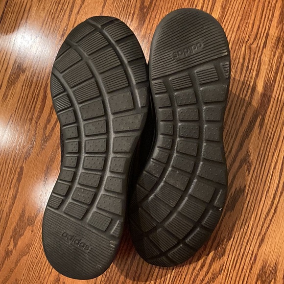 Men’s Adidas slip on sneakers - Picture 9 of 9